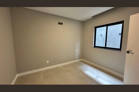 Casa à venda com 200m², 4 quartos e 2 vagasSuíte 1