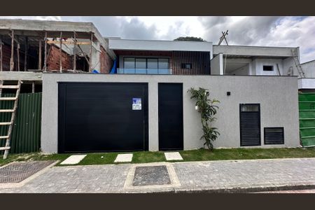 Casa à venda com 200m², 4 quartos e 2 vagasPlaquinha