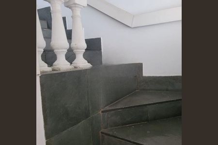 Casa à venda com 217m², 5 quartos e 2 vagas