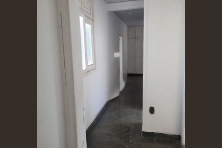 Casa à venda com 217m², 5 quartos e 2 vagas