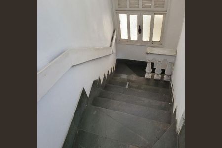 Casa à venda com 217m², 5 quartos e 2 vagas