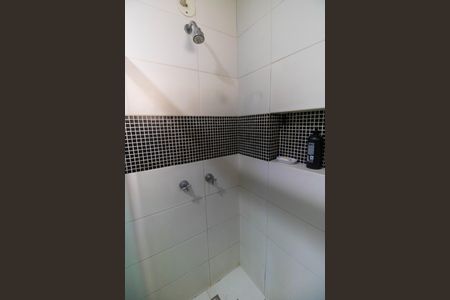 Casa de condomínio à venda com 296m², 3 quartos e 4 vagas Casa de condomínio à venda com 296m², 3 quartos e 4 vagasBanheiro da Suíte 1