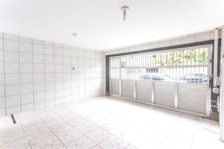 Casa à venda com 5 quartos, 220m² em Taboão, Diadema