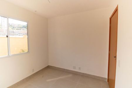 Quarto 1 de apartamento para alugar com 2 quartos, 50m² em Tribobó, São Gonçalo
