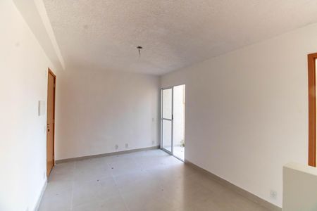 Sala de apartamento para alugar com 2 quartos, 50m² em Tribobó, São Gonçalo