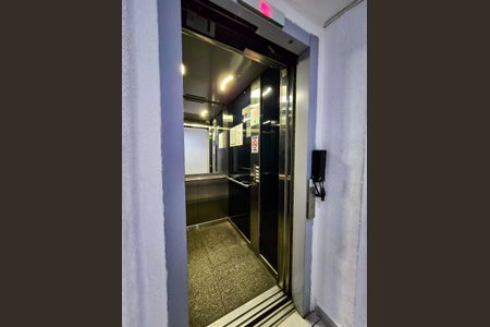 Apartamento à venda com 52m², 2 quartos e 2 vagas Apartamento à venda com 52m², 2 quartos e 2 vagasElevador