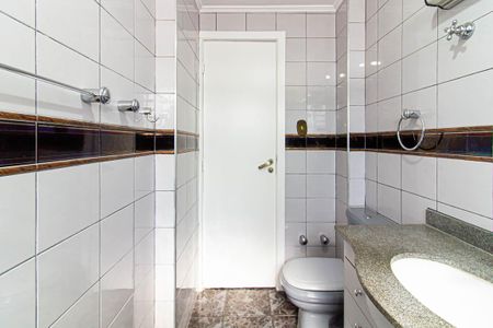 Apartamento à venda com 66m², 2 quartos e 1 vagaBanheiro Social