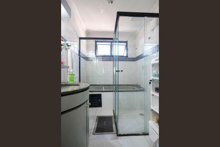 Apartamento à venda com 137m², 3 quartos e 2 vagasBanheiro da suíte