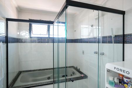 Apartamento à venda com 137m², 3 quartos e 2 vagasBanheiro da suíte