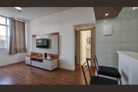Apartamento à venda com 99m², 2 quartos e 1 vagaSala