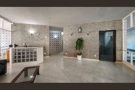 Apartamento à venda com 99m², 2 quartos e 1 vagaFachada e portaria