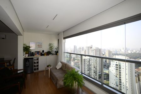 Apartamento à venda com 105m², 3 quartos e 2 vagasVaranda