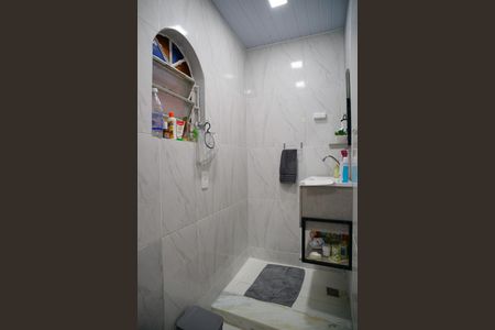 Casa à venda com 377m², 4 quartos e 3 vagas Casa à venda com 377m², 4 quartos e 3 vagasBanheiro/Suite