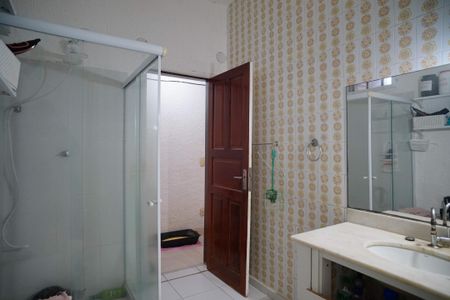 Casa à venda com 377m², 4 quartos e 3 vagas Casa à venda com 377m², 4 quartos e 3 vagasBanheiro Social 1