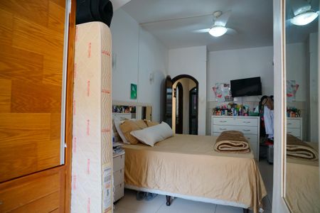 Casa à venda com 377m², 4 quartos e 3 vagas Casa à venda com 377m², 4 quartos e 3 vagasSuite 2