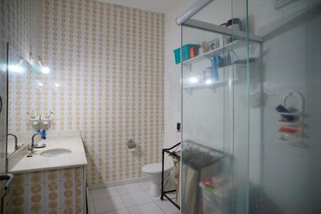 Casa à venda com 377m², 4 quartos e 3 vagas Casa à venda com 377m², 4 quartos e 3 vagasBanheiro Social 1