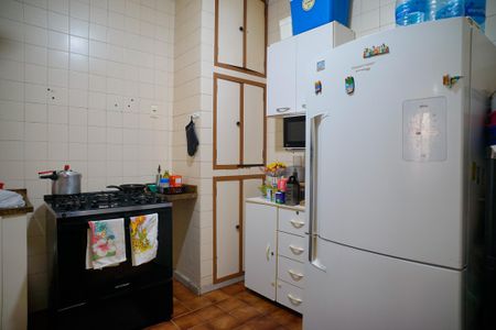 Casa à venda com 377m², 4 quartos e 3 vagas Casa à venda com 377m², 4 quartos e 3 vagasCozinha 1