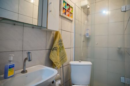 Casa à venda com 377m², 4 quartos e 3 vagas Casa à venda com 377m², 4 quartos e 3 vagasBanheiro Social 2