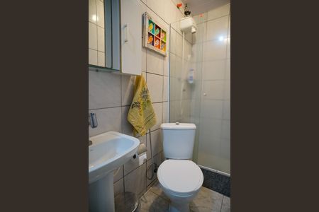 Casa à venda com 377m², 4 quartos e 3 vagas Casa à venda com 377m², 4 quartos e 3 vagasBanheiro Social 2