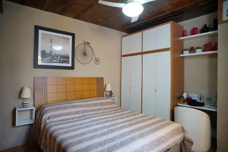Casa à venda com 377m², 4 quartos e 3 vagas Casa à venda com 377m², 4 quartos e 3 vagasQuarto 1