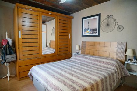 Casa à venda com 377m², 4 quartos e 3 vagas Casa à venda com 377m², 4 quartos e 3 vagasQuarto 1