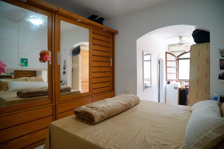 Casa à venda com 377m², 4 quartos e 3 vagas Casa à venda com 377m², 4 quartos e 3 vagasSuite 2