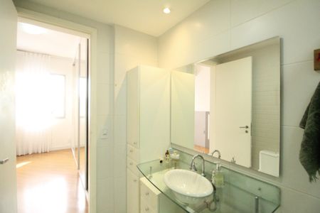 Apartamento à venda com 107m², 3 quartos e 1 vagaBanheiro da suíte