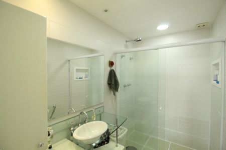 Apartamento à venda com 107m², 3 quartos e 1 vagaBanheiro da suíte