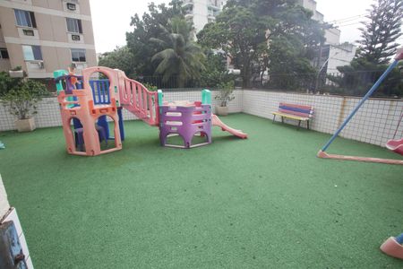 Apartamento à venda com 107m², 3 quartos e 1 vaga Apartamento à venda com 107m², 3 quartos e 1 vagaÁrea comum - Playground