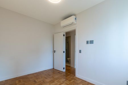 Apartamento à venda com 94m², 3 quartos e 2 vagas Apartamento à venda com 94m², 3 quartos e 2 vagasQuarto