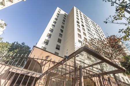 Apartamento à venda com 94m², 3 quartos e 2 vagas Apartamento à venda com 94m², 3 quartos e 2 vagasFachada
