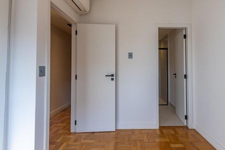 Apartamento à venda com 94m², 3 quartos e 2 vagas Apartamento à venda com 94m², 3 quartos e 2 vagasSuíte 2