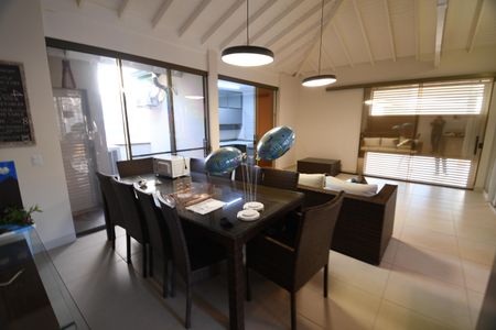 Casa de condomínio à venda com 200m², 3 quartos e 4 vagasSala 2