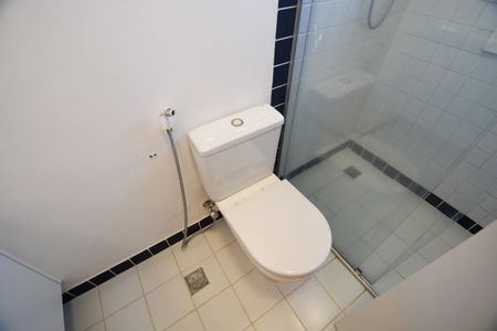 Casa de condomínio à venda com 200m², 3 quartos e 4 vagasBanheiro da Suíte 1