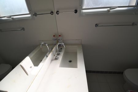 Casa de condomínio à venda com 200m², 3 quartos e 4 vagasBanheiro da Suíte 3