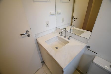 Casa de condomínio à venda com 200m², 3 quartos e 4 vagasBanheiro da Suíte 2