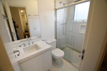 Casa de condomínio à venda com 200m², 3 quartos e 4 vagasBanheiro da Suíte 2