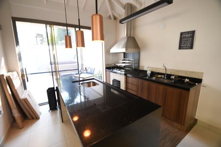 Casa de condomínio à venda com 200m², 3 quartos e 4 vagasVaranda gourmet