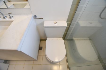 Casa de condomínio à venda com 200m², 3 quartos e 4 vagasBanheiro da Suíte 2