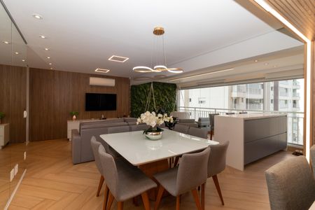 Apartamento à venda com 105m², 2 quartos e 2 vagasSala