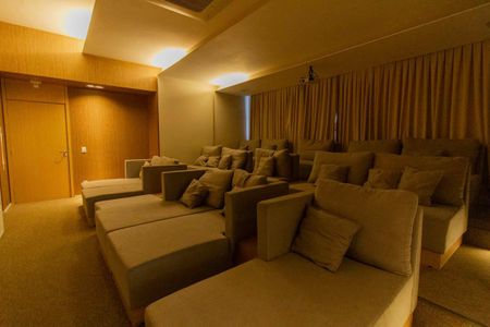 Apartamento à venda com 105m², 2 quartos e 2 vagasÁrea comum - Sala de Cinema