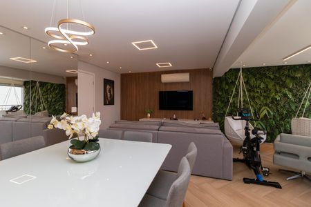 Apartamento à venda com 105m², 2 quartos e 2 vagasSala