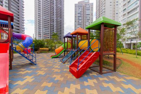 Apartamento à venda com 105m², 2 quartos e 2 vagasÁrea comum - Playground