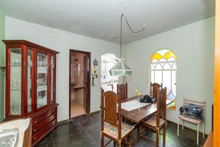 Casa à venda com 450m², 3 quartos e 1 vagaSala