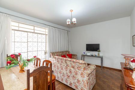 Casa à venda com 450m², 3 quartos e 1 vagaSala