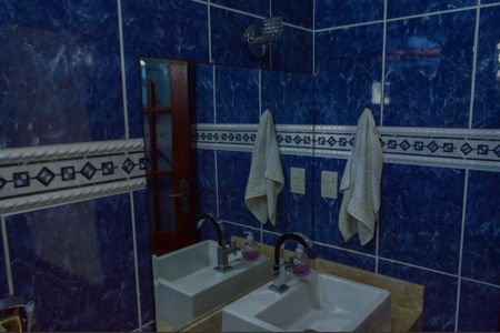 Casa à venda com 219m², 3 quartos e 3 vagasBanheiro da Suíte 2