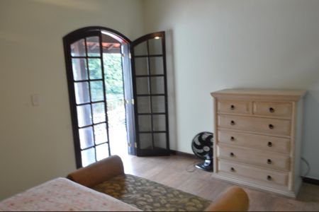 Casa à venda com 219m², 3 quartos e 3 vagasSuíte 1