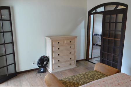 Casa à venda com 219m², 3 quartos e 3 vagasSuíte 1