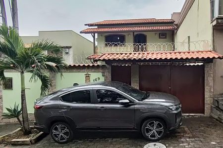 Casa à venda com 219m², 3 quartos e 3 vagasFachada