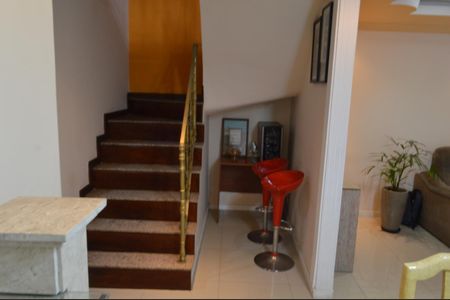 Casa à venda com 219m², 3 quartos e 3 vagasSala